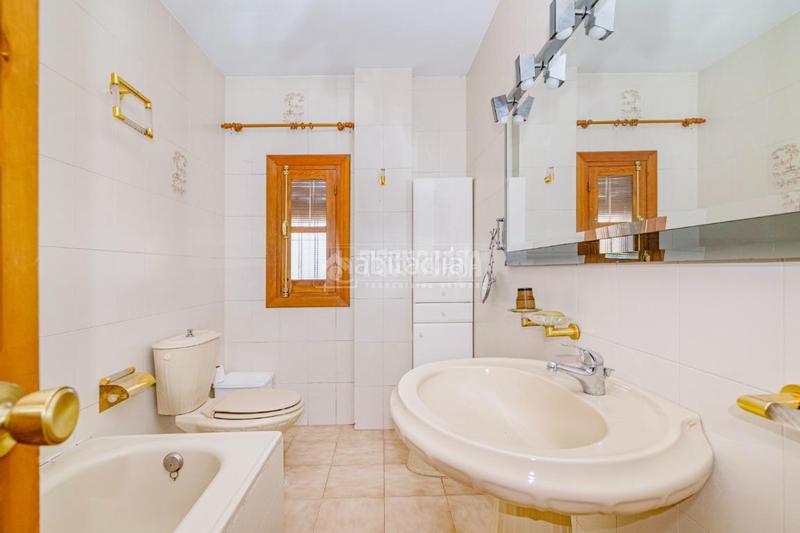 Foto a2b0c7e1-cb09-4306-af82-d1eab4c52b07. Maison avec chauffage parking piscine dans Altos de la Zubia Zubia (La)