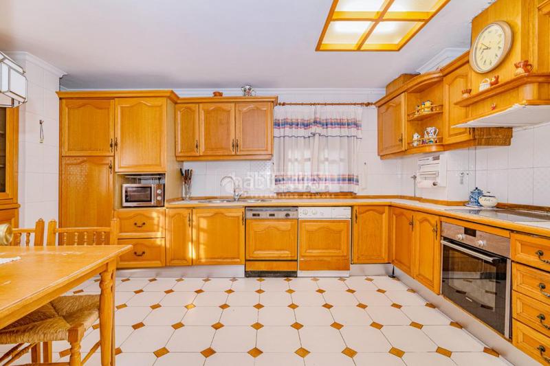 Foto b4abc697-0077-420e-b4af-27a6d85a49b8. Maison avec chauffage parking piscine dans Altos de la Zubia Zubia (La)