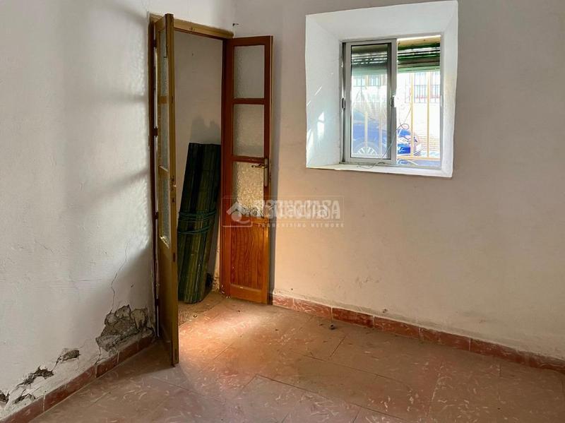 Foto 33deb1f8-29f0-4442-a35f-c84bd68f8865. Doppelhaus in La Zubia Ciudad Zubia (La)