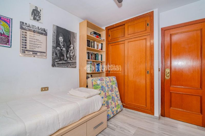 Foto b2dae2e8-c599-441f-8cb2-ef8751a7d0e1. Casa bifamiliare in La Zubia Ciudad Zubia (La)