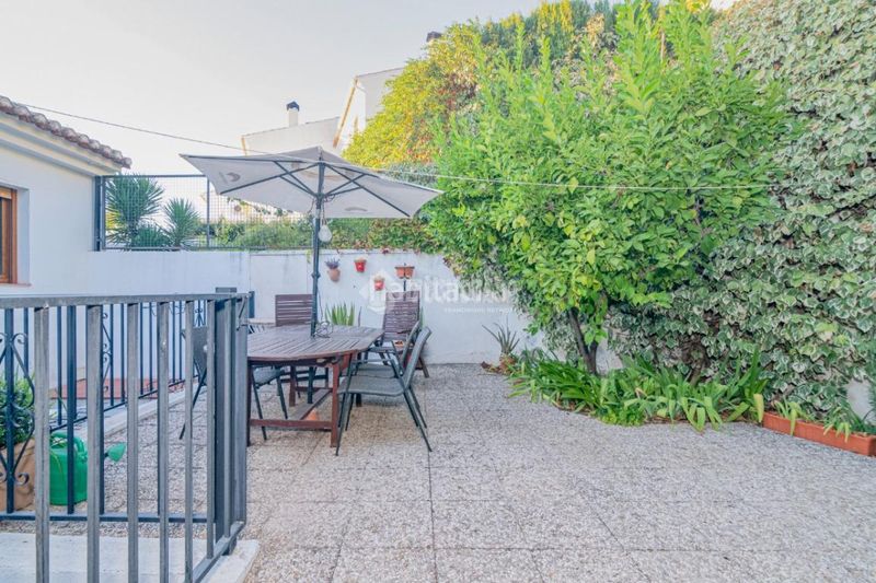 Foto e03b5edd-0440-4770-b106-399ba09a4124. Casa bifamiliare in La Zubia Ciudad Zubia (La)