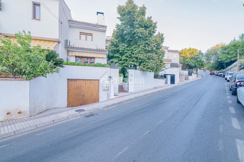 Foto f51593aa-685a-43bd-b2d5-05b83d290903. Casa bifamiliare in La Zubia Ciudad Zubia (La)
