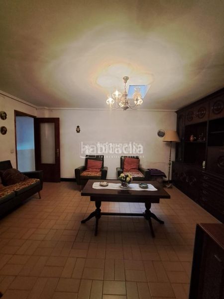 Foto a46f85d6-a2f3-473a-bbfc-188fa3622ce4. Casa aparellada a Cariñena