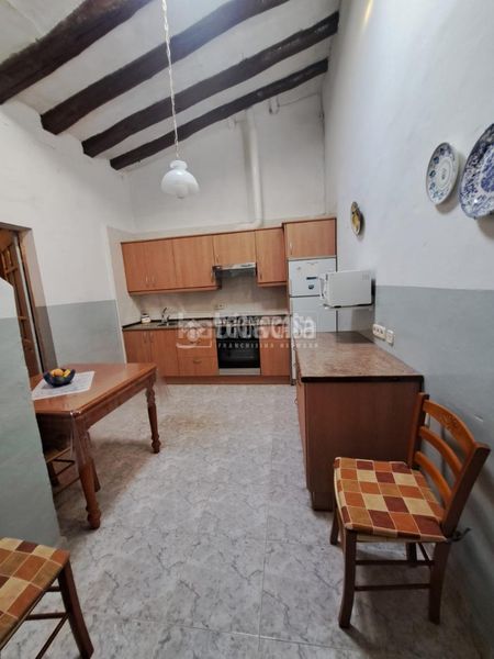 Foto b48e8291-966d-48fb-a281-45bd65bbb8d0. Casa aparellada a Cariñena