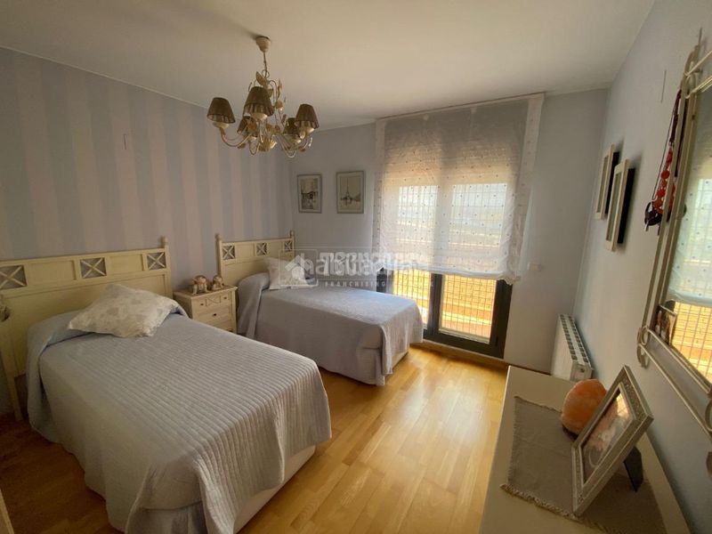 Foto a76c537c-a35d-4a93-93f3-ac4d211c0098. Casa aparellada amb calefacció a Cuarte de Huerva