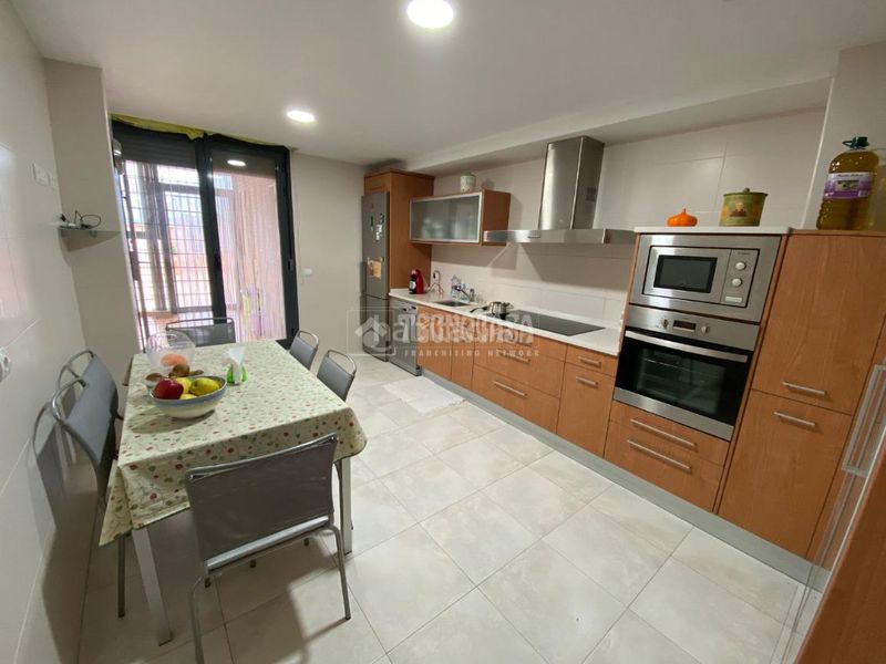 Foto ef6450ab-e603-4534-b706-c46212ad0c63. Casa aparellada amb calefacció a Cuarte de Huerva