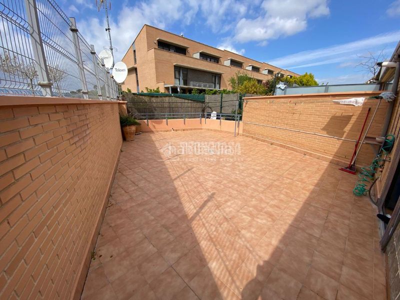 Foto efdecf52-80ad-42e5-bad1-57e948b51d16. Casa aparellada amb calefacció a Cuarte de Huerva