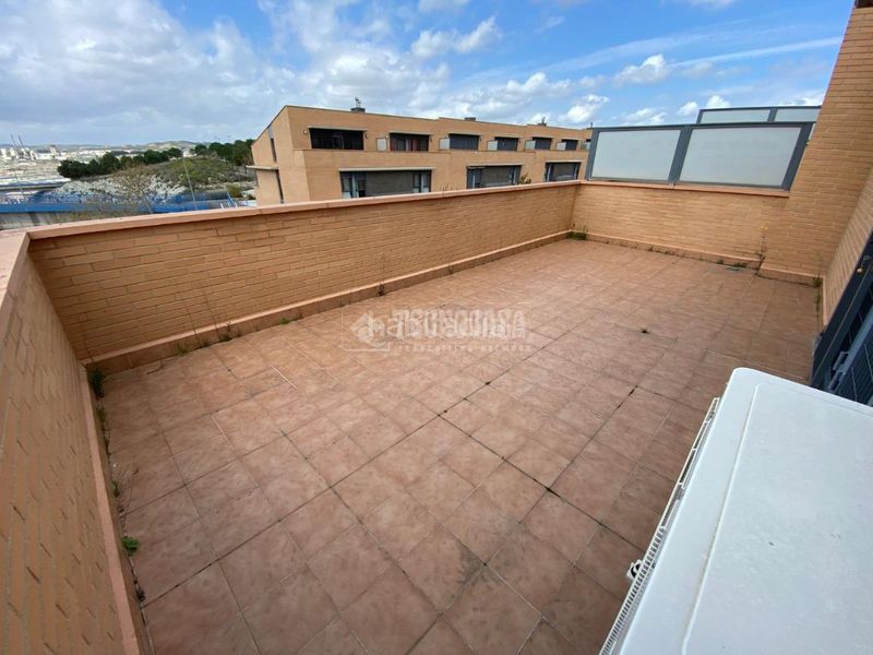 Foto f74f44d0-6721-4760-b776-87bbe46ba5d8. Casa aparellada amb calefacció a Cuarte de Huerva