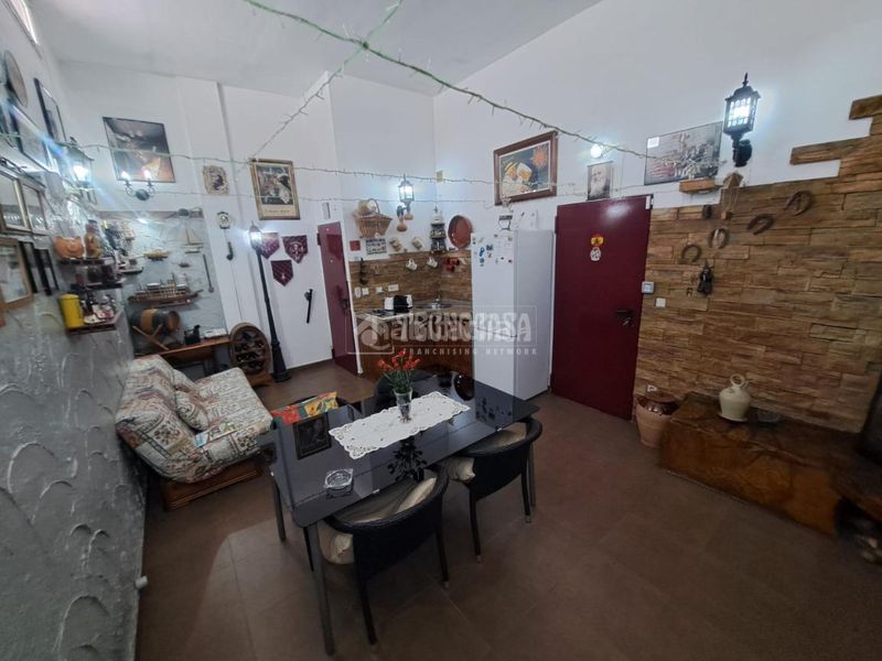 Foto 6a99530e-cec0-4983-bbe0-e7242f10bd07. Casa aparellada amb calefacció aparcament a María de Huerva