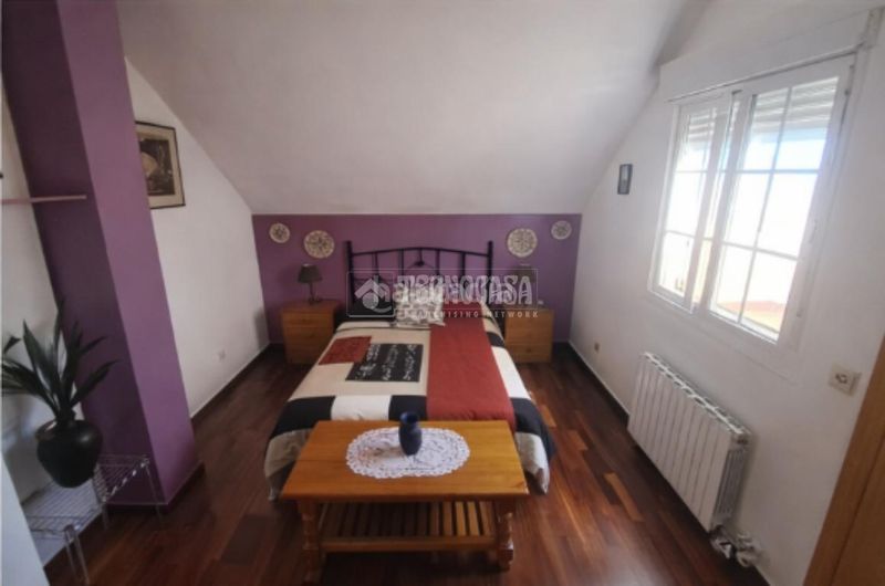 Foto 7c83fdcd-3925-41b4-a9fa-840edfeefbf7. Casa aparellada amb calefacció aparcament a María de Huerva