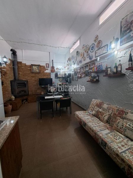 Foto e1468cb7-c9ac-4213-ad34-74ae802c8071. Casa aparellada amb calefacció aparcament a María de Huerva