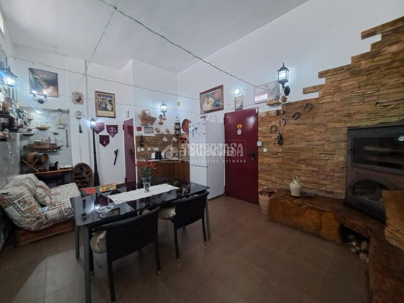Foto f20eb13b-a15a-42ae-ad37-727cdb3c61ce. Casa aparellada amb calefacció aparcament a María de Huerva