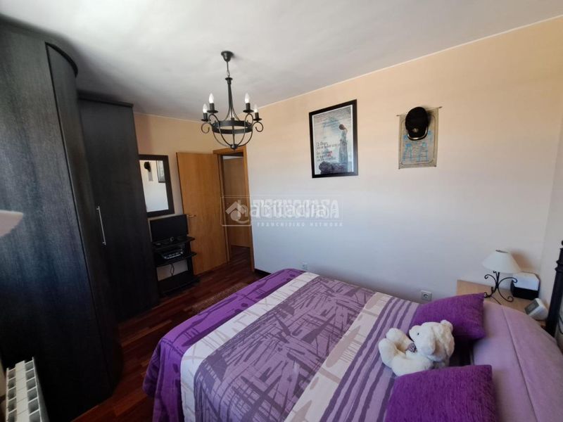 Foto f88cc2d7-0fce-4be4-adcf-d47a090a4a51. Casa aparellada amb calefacció aparcament a María de Huerva