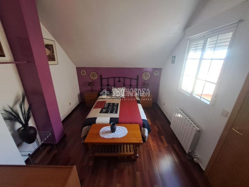 Foto fd48aa19-546b-4a3a-ae8b-aad1d8e43943. Casa aparellada amb calefacció aparcament a María de Huerva