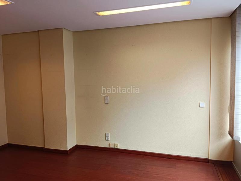 Foto 5dc868bb-1c51-4a18-ac68-26e6b3d74a77. Miete büro in Ensanche Coruña (A)