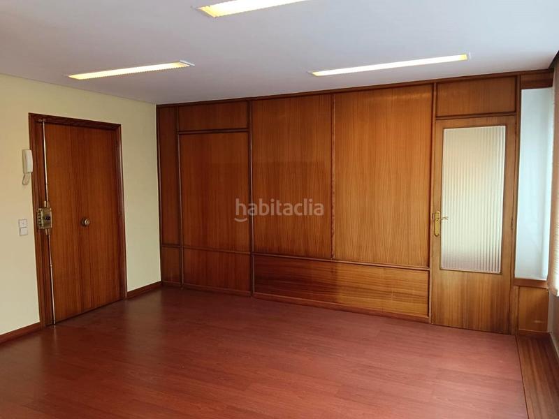 Foto 8e05f369-3ab5-4cca-881f-7400d38432af. Rent office space in Ensanche Coruña (A)