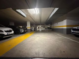 Parking coche en San Luis de Sabinillas. Boxplaza de garaje en venta en san luis de sabinillas