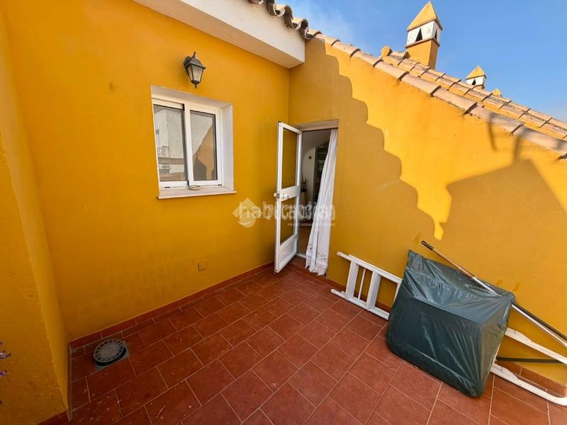 Foto ee2d7fd5-a16b-4fb1-a6b8-9aabe2321bda. Casa aparellada a Manilva pueblo Manilva