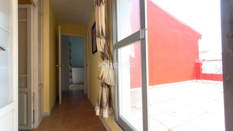 Foto 08dbdd54-5a9e-437e-af4f-8f25ac7a68af. Casa aparellada amb aparcament a Barrios (Los)