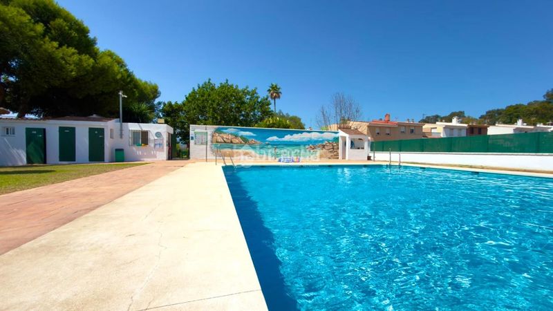 Foto 20c08346-4bc9-4719-8800-76408e9a4eb5. Casa aparellada amb aparcament a Barrios (Los)