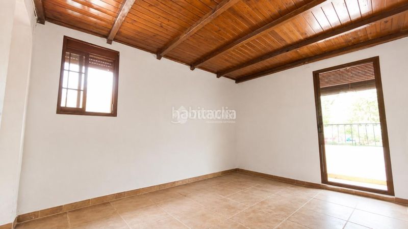 Foto 31f7df23-8206-4ee8-adcf-4b242f6d4ce3. Casa aparellada amb aparcament a Barrios (Los)