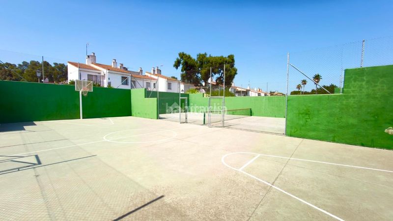 Foto 483c1fc0-683b-4bf0-857d-6b137e69bcb1. Casa aparellada amb aparcament a Barrios (Los)