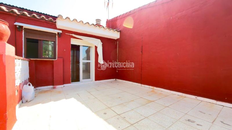 Foto 7d147906-8744-4fa3-ad76-bec97b56ebd5. Casa aparellada amb aparcament a Barrios (Los)