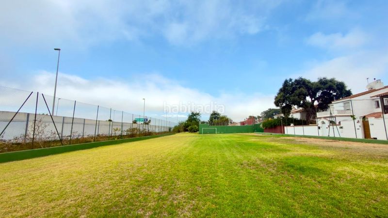 Foto a7986683-0e65-4578-b0ca-529bffdbae33. Casa aparellada amb aparcament a Barrios (Los)