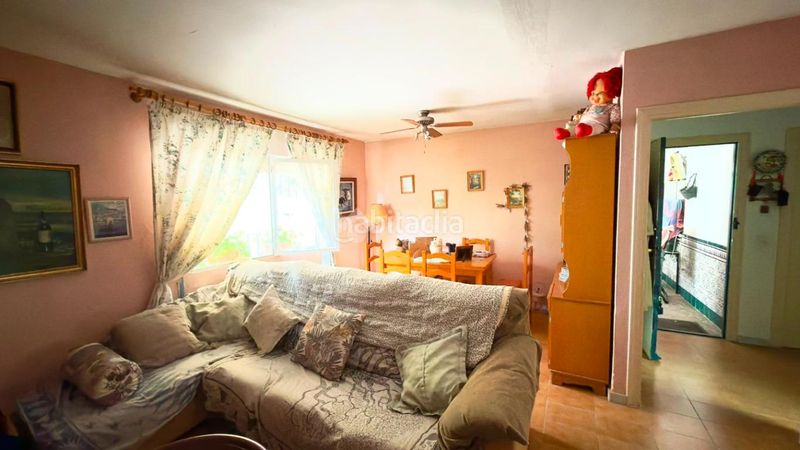 Foto c30f665e-91cf-403f-8335-322c571f6927. Casa aparellada amb aparcament a Barrios (Los)