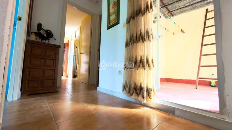 Foto e00f1798-24f5-4dca-8632-7dc896945368. Casa aparellada amb aparcament a Barrios (Los)