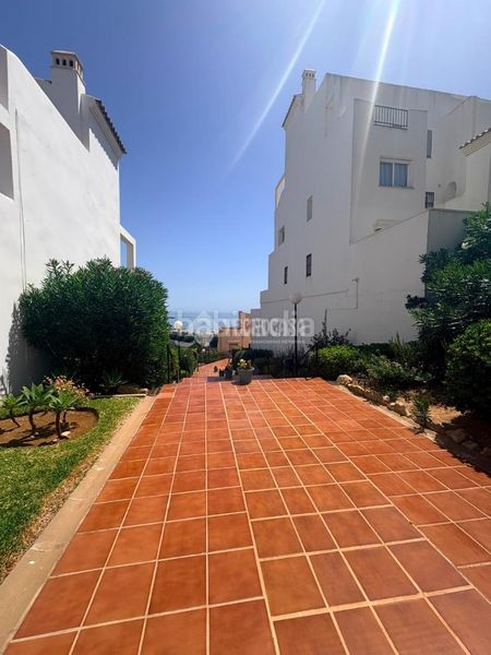 Foto 58652b30-8e15-41a9-a075-f7424bd28d13. Àtic amb aparcament piscina a bahía de Casares Casares