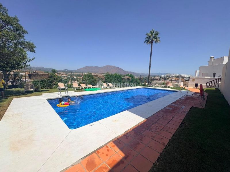 Foto 72228532-bb17-42a6-90bf-b5644f6bd860. Àtic amb aparcament piscina a bahía de Casares Casares