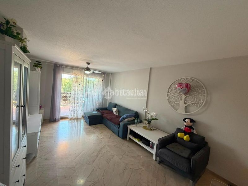 Foto 2667fb75-3d7b-49f2-bf22-382a8dd11cab. Piso  en venta en bahía de Casares Casares