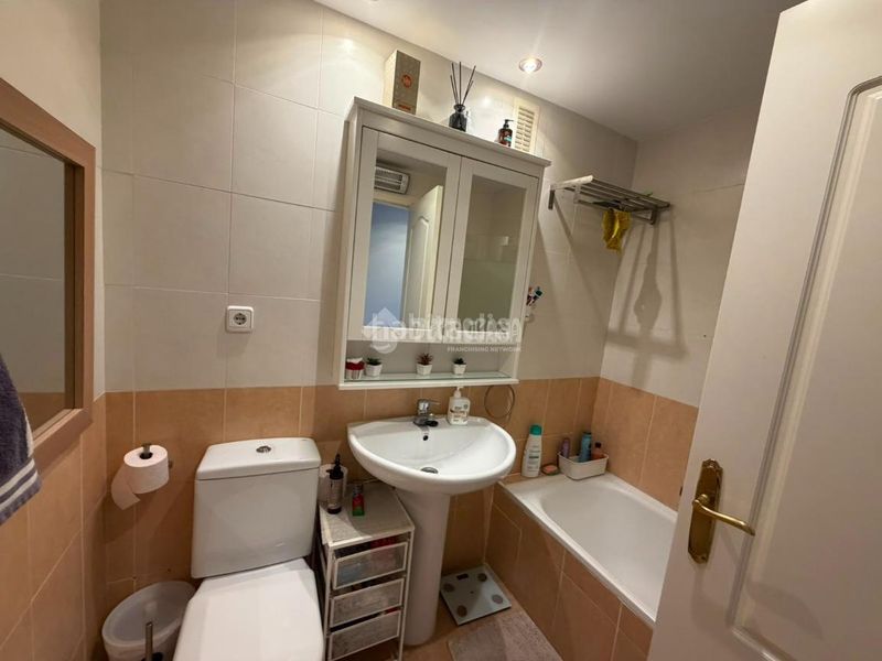 Foto 5aefac00-a60e-4b9c-8d0e-9372dc6fb2fc. Piso  en venta en bahía de Casares Casares