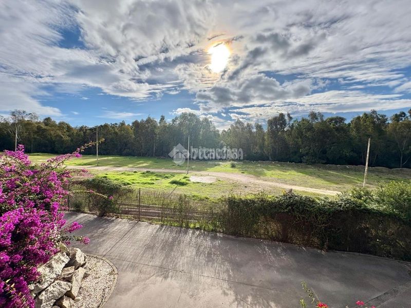 Foto ab0ed7a9-2846-4dc9-9c00-e89875c761c0. Piso  en venta en bahía de Casares Casares