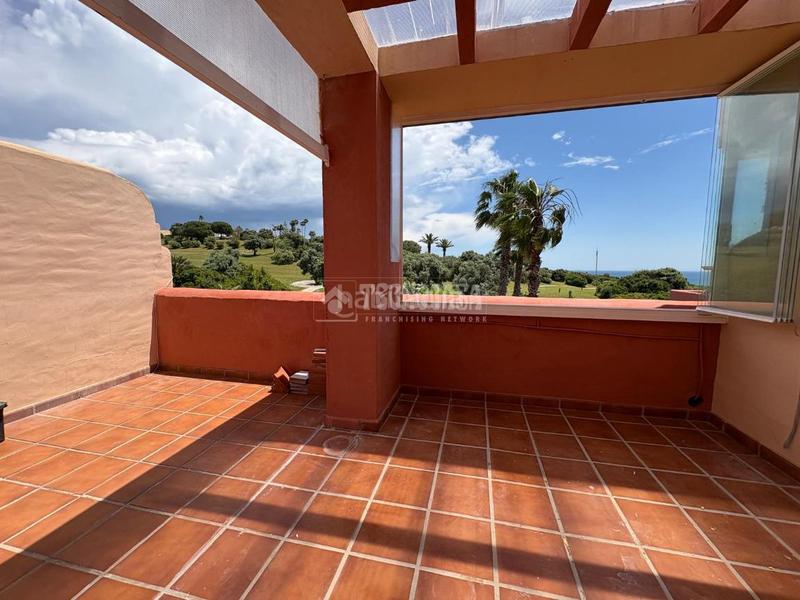 Foto aceb87e4-46cd-44ce-8ca1-3ed1e55ed038. Casa aparellada a La Duquesa Manilva