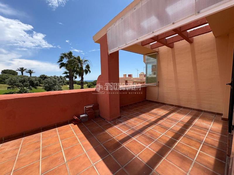 Foto e062af12-405a-4d26-aade-0be056011120. Casa aparellada a La Duquesa Manilva