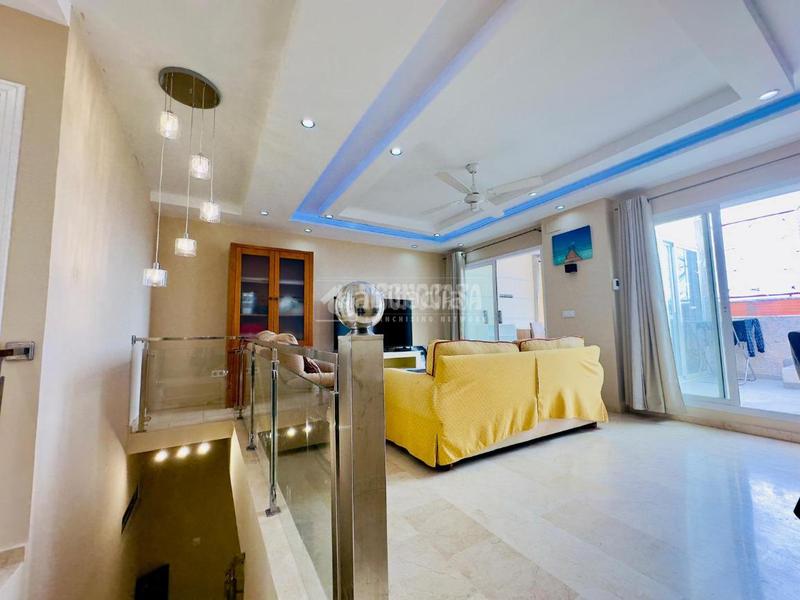 Foto f141ea62-9073-475a-9828-27ee1a5c3954. Casa pareada casa en venta en Manilva pueblo Manilva