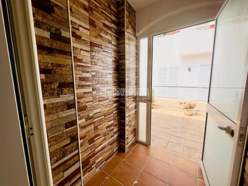 Foto faf1defb-2ce9-421e-96bb-3497a02a0f96. Casa pareada casa en venta en Manilva pueblo Manilva