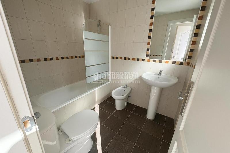 Foto 655030ed-19fb-4be0-b3cd-80292b86c8ab. Etagenwohnung mit parking in Doña Julia Golf Casares