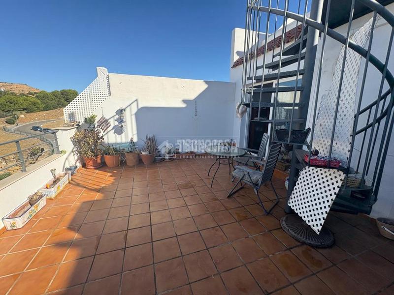 Foto 7aee8ed1-dbc4-40ec-934c-a73f4bbbd914. Etagenwohnung mit parking in Doña Julia Golf Casares