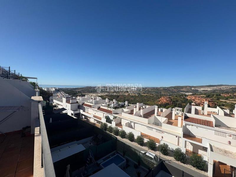 Foto b66adae4-99db-477b-89ba-1e987cf477c7. Etagenwohnung mit parking in Doña Julia Golf Casares