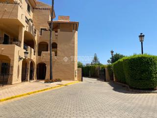 Aparcament cotxe a La Duquesa. Boxplaza de garaje en venta en manilva