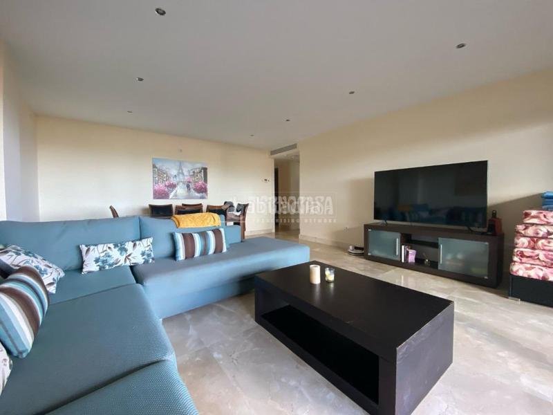 Foto d8b16e16-4c9f-4dbb-9b4f-3513dccd9d23. Piso  en venta en Chullera Manilva