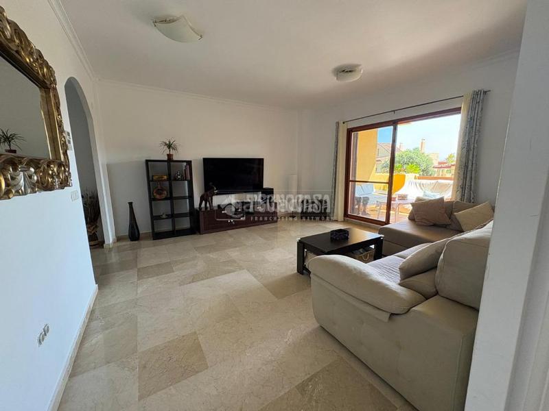 Foto 48f6a2e8-5587-4874-9e23-af18e9360e92. Piso  en venta en san luis de sabinillas en Alcorrín Manilva