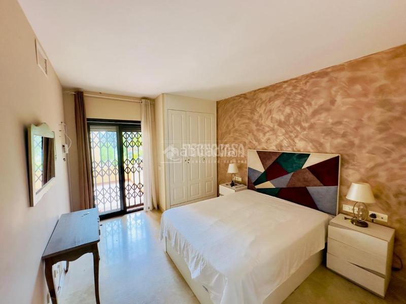 Foto 49a81fdf-4237-4881-a889-6f5323634db5. Etagenwohnung mit heizung parking in San Luis de Sabinillas Manilva