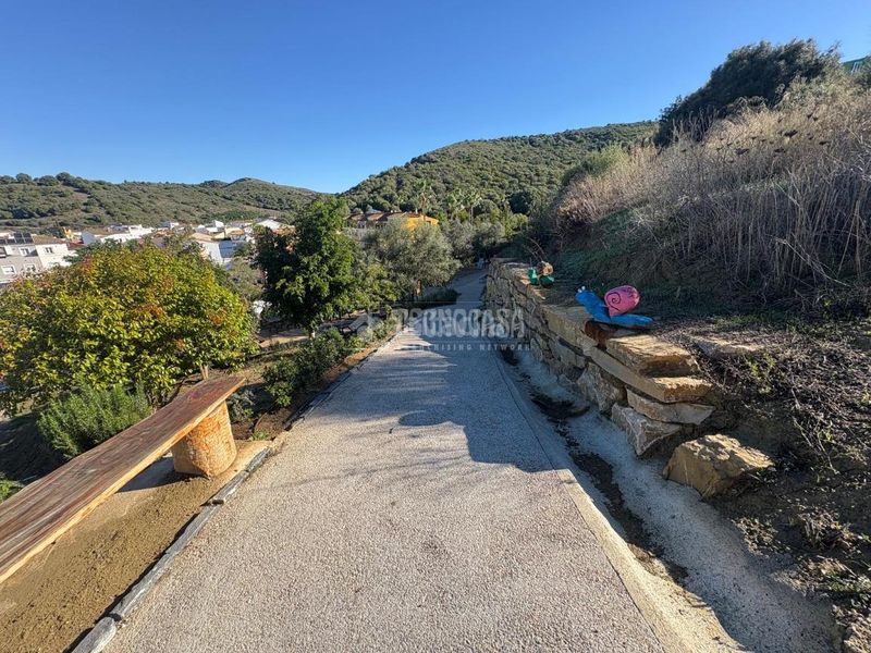 Foto 557cc528-e1ee-455a-aa99-6070f130836e. Terreny residencial a Casares pueblo Casares