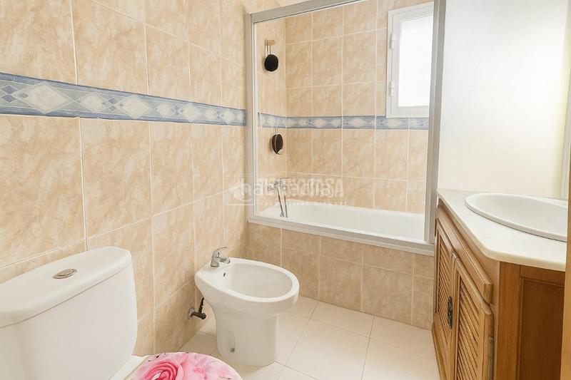 Foto f39a2e84-8dc3-4c2e-95bd-f3dac2992c7d. Maison jumelée avec chauffage dans San Pedro de Alcántara Pueblo Marbella