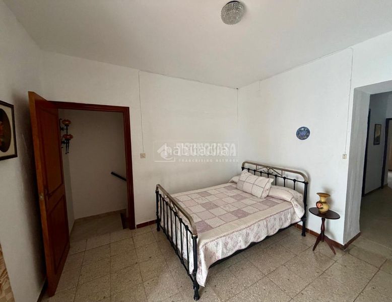 Foto 39f473f1-1cc1-4642-962f-700ccdfa133c. Casa aparellada a Jimena de la Frontera