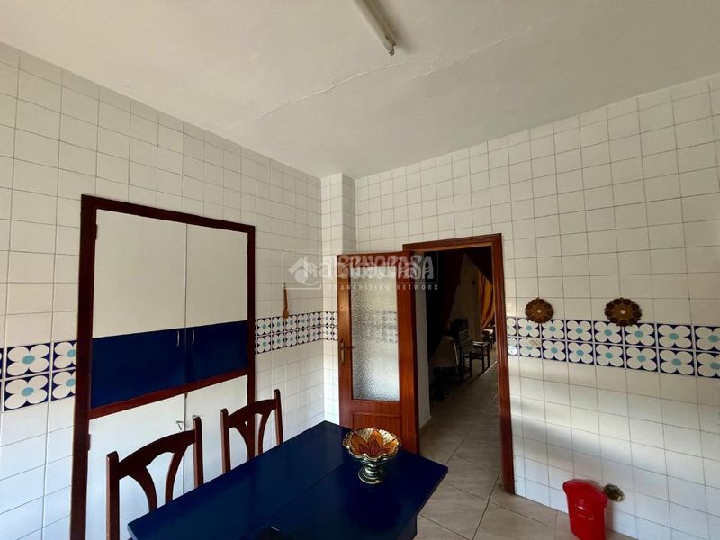 Foto 3ad98584-1ab4-4495-8cf3-939c3b815468. Casa aparellada a Jimena de la Frontera